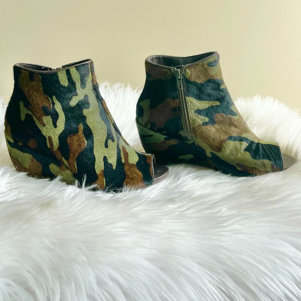 Naughty Monkey Camouflage Peep-Toe Ankle Booties - Picture 2 of 9